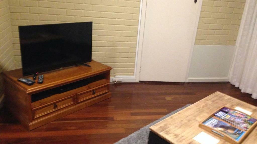 Affordable & Comfortable Apartment On Langley Park Perth Esterno foto