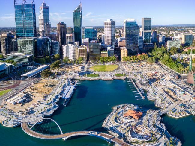 Affordable & Comfortable Apartment On Langley Park Perth Esterno foto